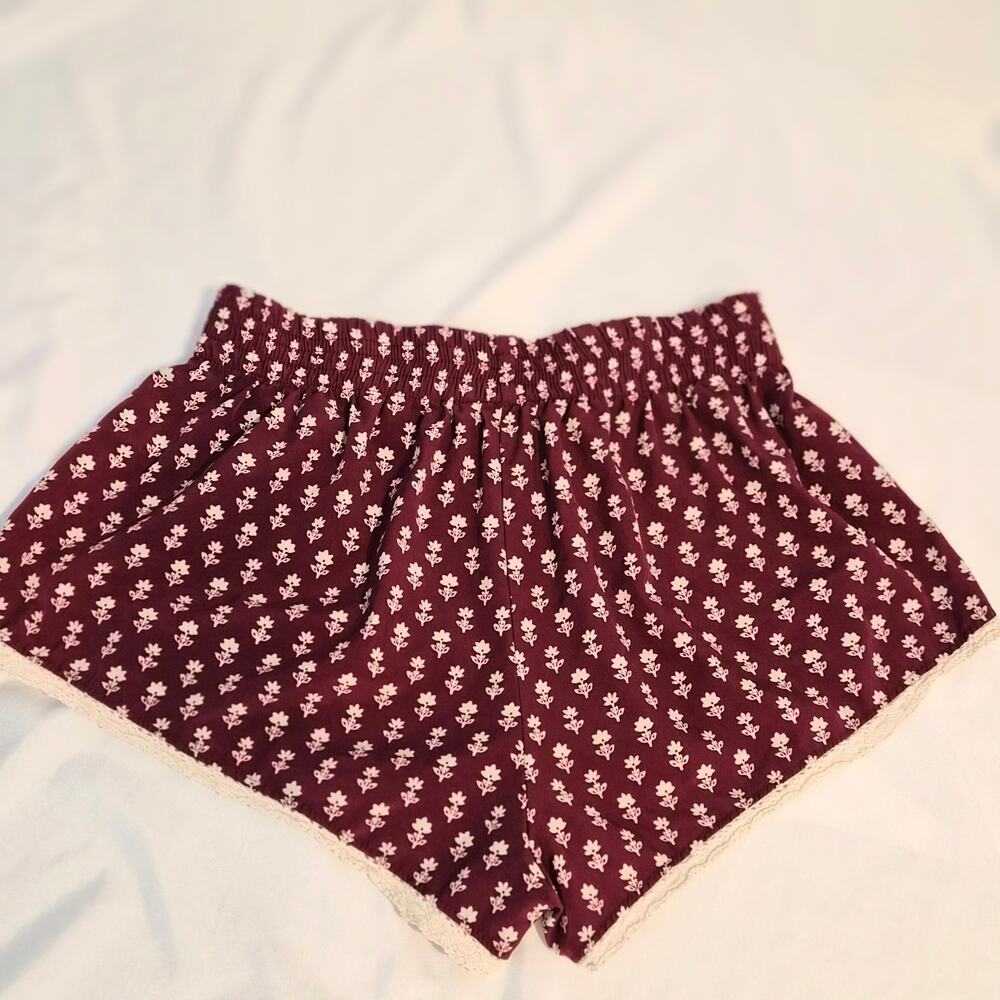Forever‎ 21 Burgundy Floral Lace-Trim Lounge Shorts Medium